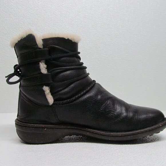 UGG Australia Caspia Genuine Leather Sheepskin Boots size 10 - Picture 5 of 10
